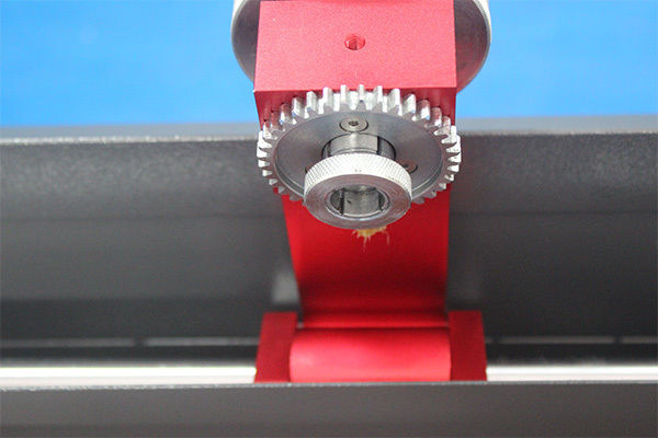 آلة اختبار الكشط DIN أداة اختبار المنسوجات المتوافقة مع ISO 4649 لعد النتائج